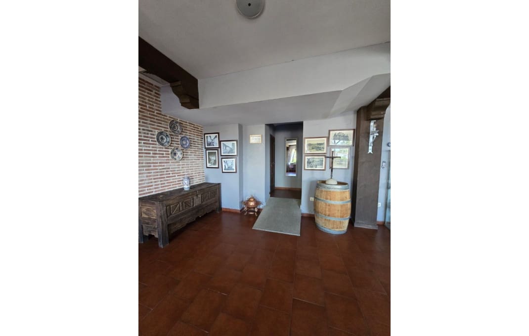 26 bedroom Hotel for sale in Toledo city - € 1,400,000 (Ref: 9549901)