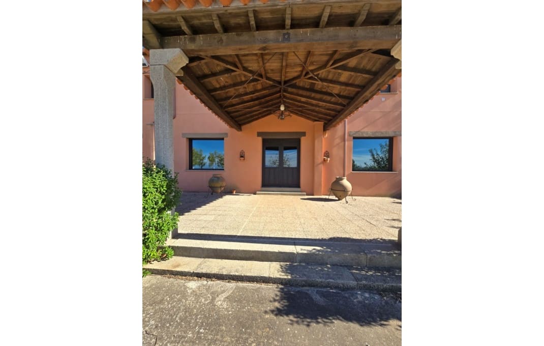 26 bedroom Hotel for sale in Toledo city - € 1,400,000 (Ref: 9549901)