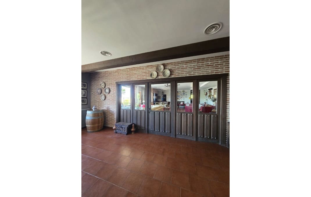 26 bedroom Hotel for sale in Toledo city - € 1,400,000 (Ref: 9549901)