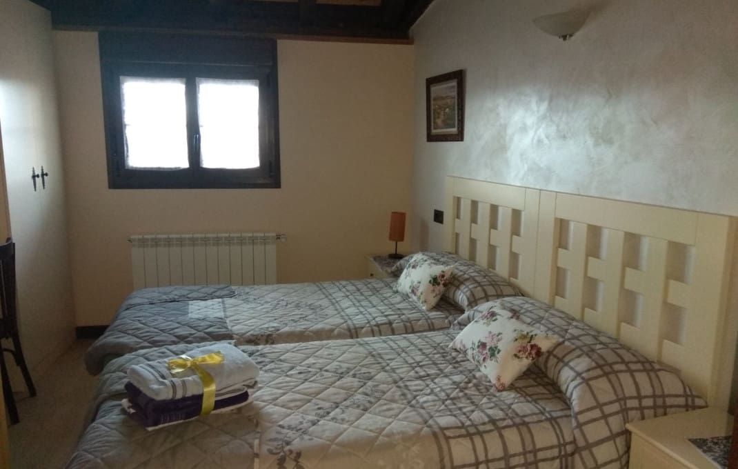 6 bedroom Hotel for sale in Burgos city - € 480,000 (Ref: 9549903)