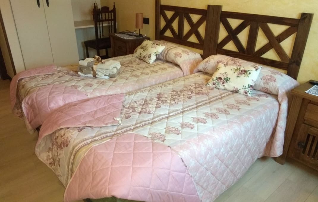 6 bedroom Hotel for sale in Burgos city - € 480,000 (Ref: 9549903)