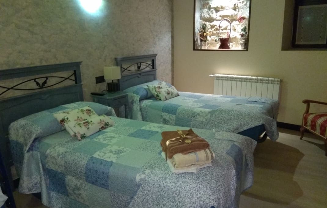 6 bedroom Hotel for sale in Burgos city - € 480,000 (Ref: 9549903)