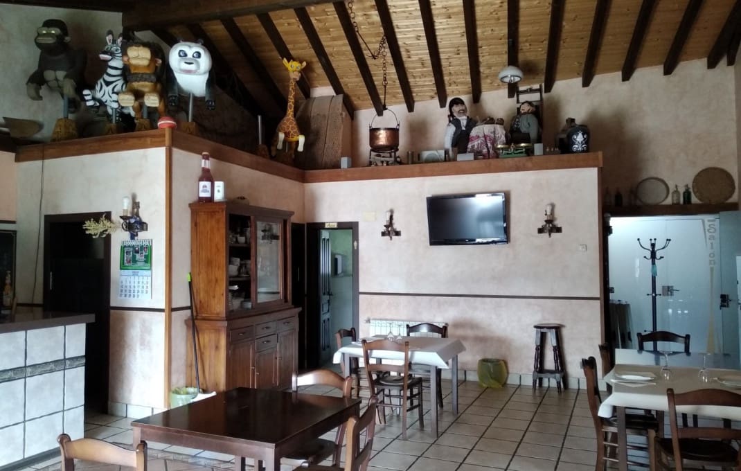 6 bedroom Hotel for sale in Burgos city - € 480,000 (Ref: 9549903)