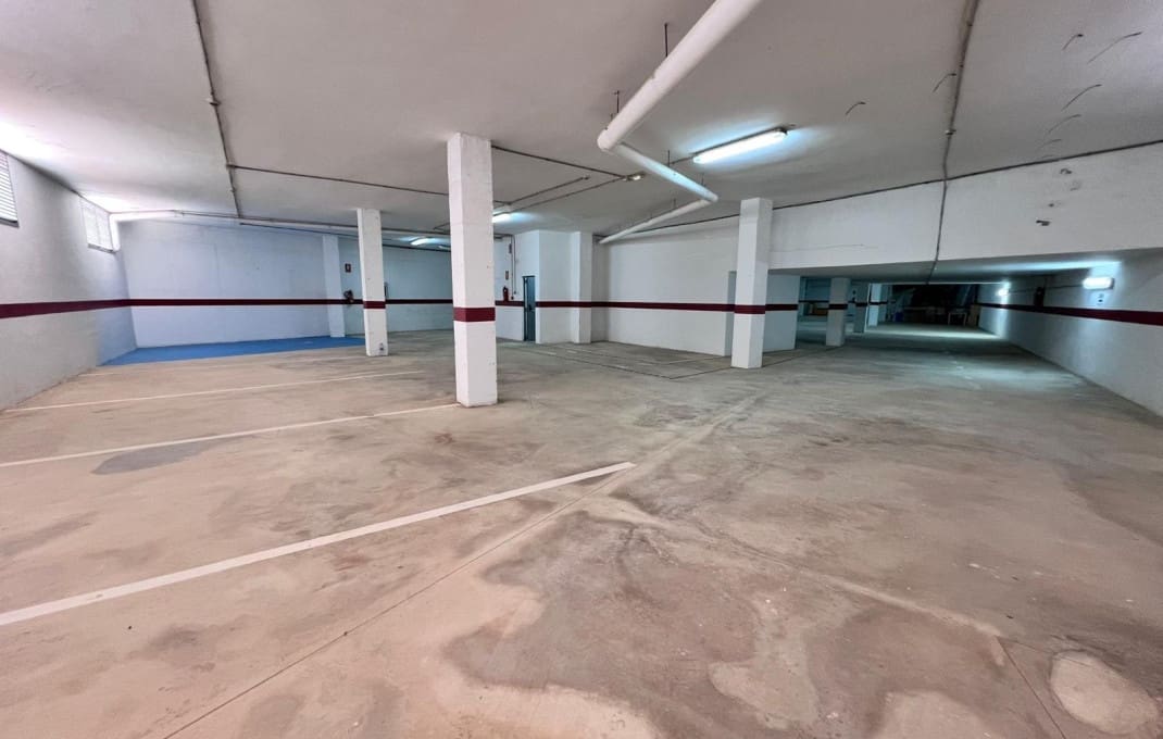 32 bedroom Hotel for sale in Alicante / Alacant city - € 3,000,000 (Ref: 9549905)