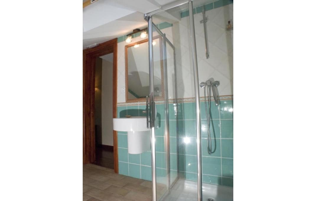 7 Zimmer Hotel zu verkaufen in Santa Maria del Tietar - 400.000 € (Ref: 9550081)