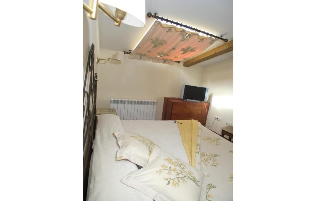 7 Zimmer Hotel zu verkaufen in Santa Maria del Tietar - 400.000 € (Ref: 9550081)