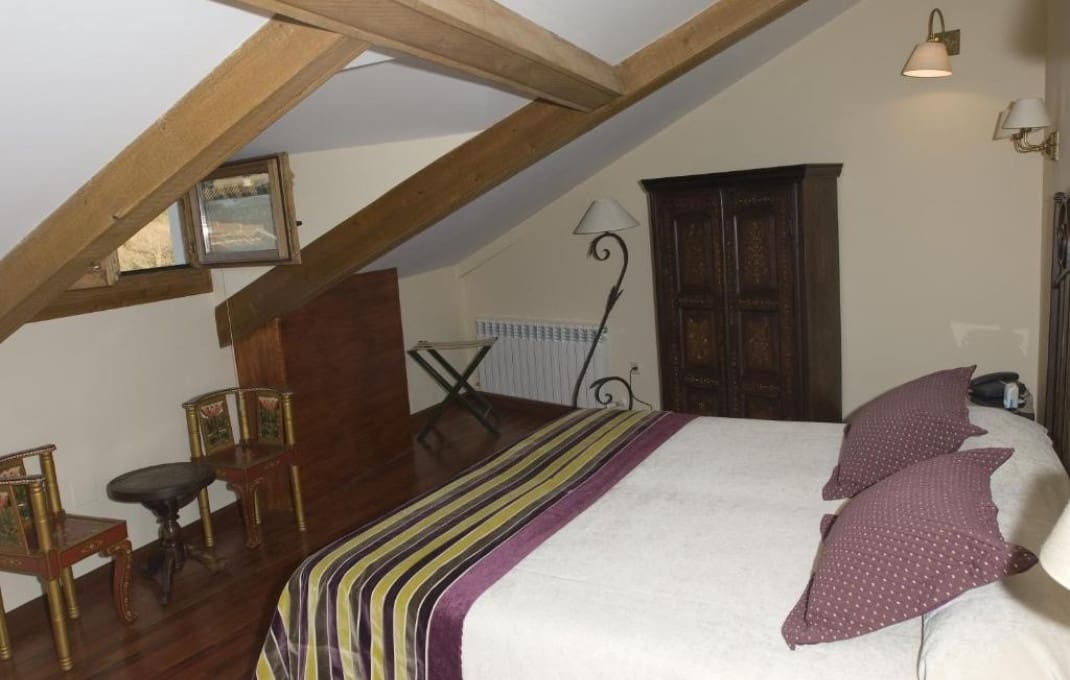 7 Zimmer Hotel zu verkaufen in Santa Maria del Tietar - 400.000 € (Ref: 9550081)