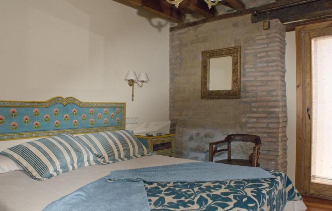 7 Zimmer Hotel zu verkaufen in Santa Maria del Tietar - 400.000 € (Ref: 9550081)
