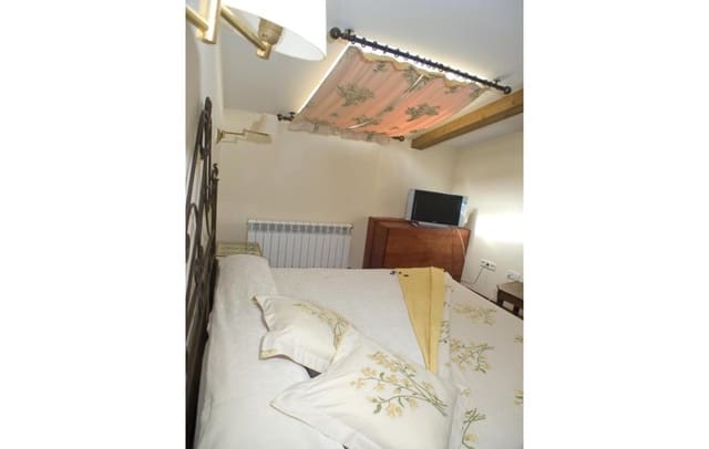 7 Zimmer Hotel zu verkaufen in Santa María del Tiétar - 400.000 € (Ref: 9550081)