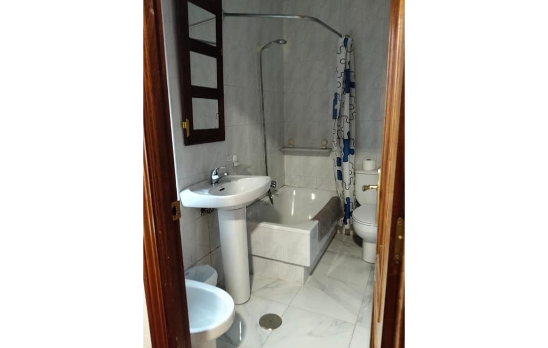 41 Zimmer Pension zu verkaufen in Leon Stadt - 249.000 € (Ref: 9550084)