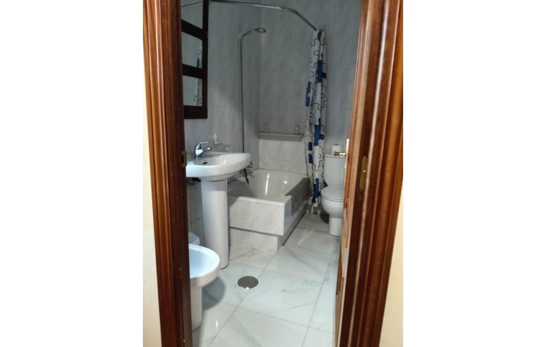 41 Zimmer Pension zu verkaufen in Leon Stadt - 249.000 € (Ref: 9550084)