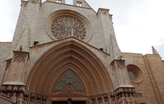 20 soveværelse Hotel til salg i Tarragona by - € 1.200.000 (Ref: 9602988)