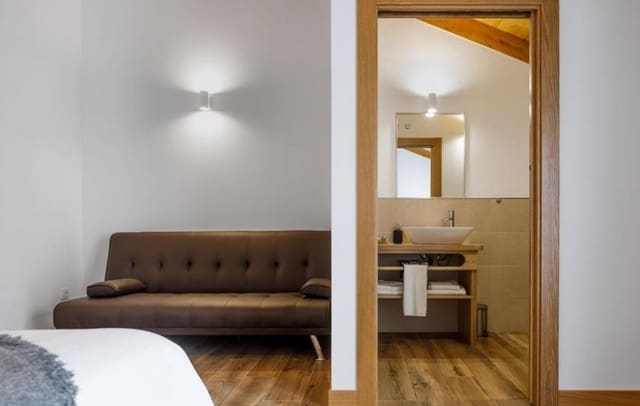 7 quarto Hotel para venda em Anievas - 649 000 € (Ref: 9650361)