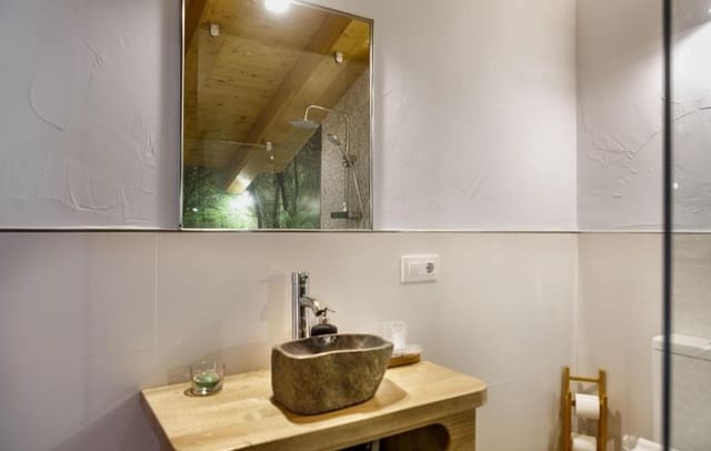 7 quarto Hotel para venda em Anievas - 649 000 € (Ref: 9650361)