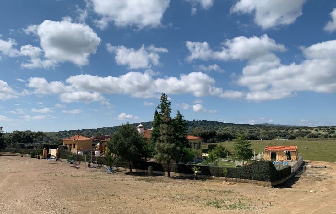 5 bedroom Finca/Country House for sale in Caceres city with pool - € 950,000 (Ref: 9720433)