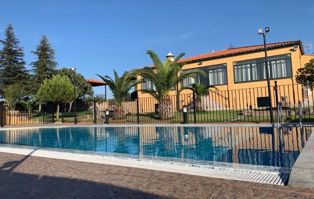 5 soverom Finca/Herregård til salgs i Cáceres by med svømmebasseng - € 950 000 (Ref: 9720433)