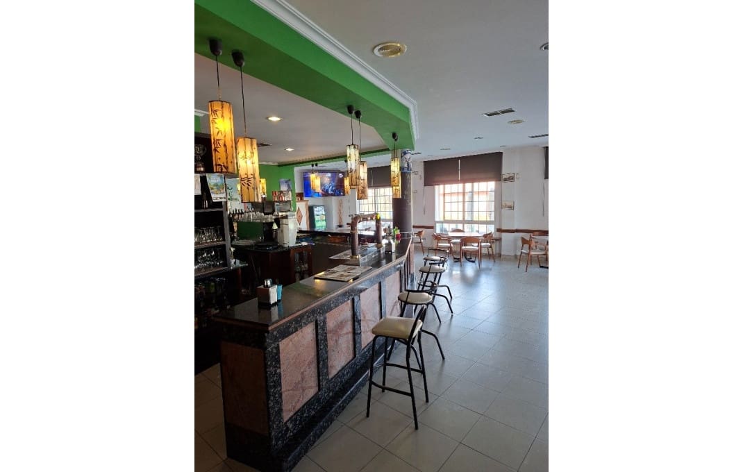 35 slaapkamer Hotel te huur in Pontevedra stad - € 9.000 (Ref: 9797432)