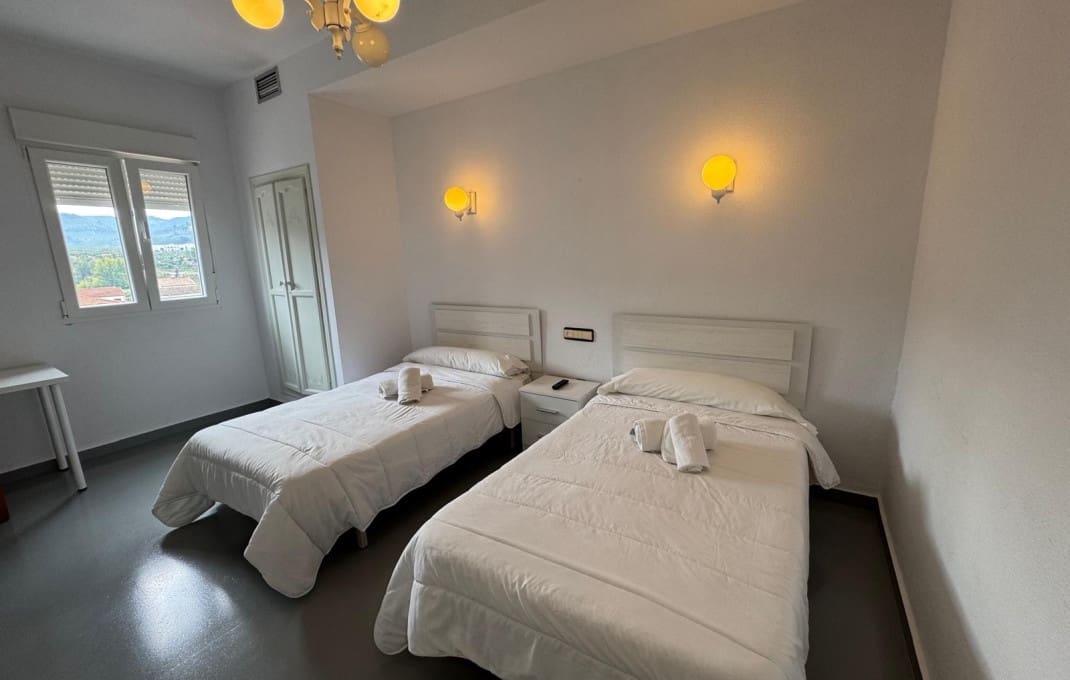 40 bedroom Hotel for sale in Jaen city with pool - € 2,700,000 (Ref: 9827646)