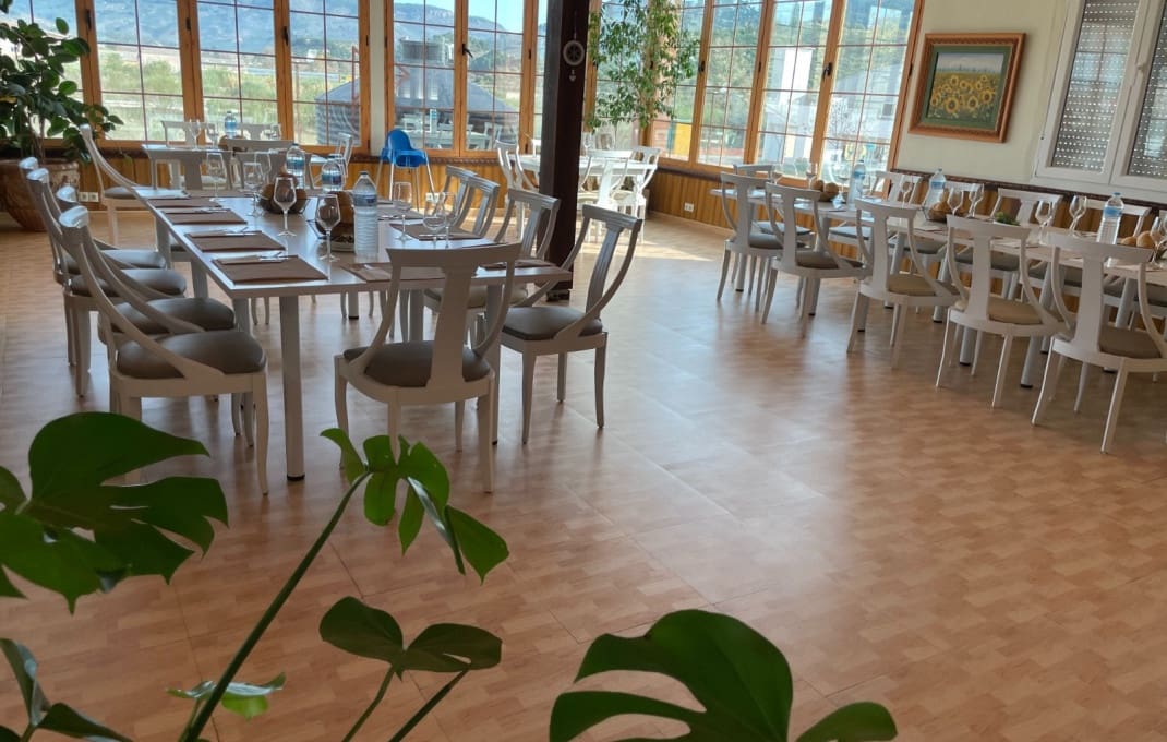 40 bedroom Hotel for sale in Jaen city with pool - € 2,700,000 (Ref: 9827646)