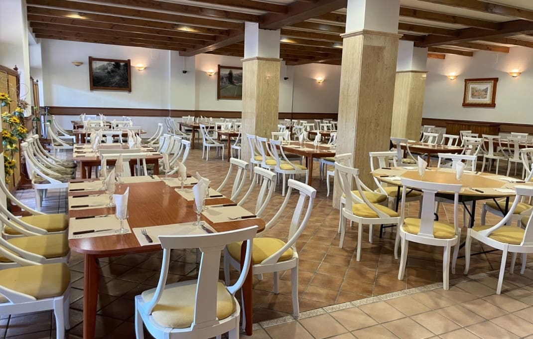 40 bedroom Hotel for sale in Jaen city with pool - € 2,700,000 (Ref: 9827646)