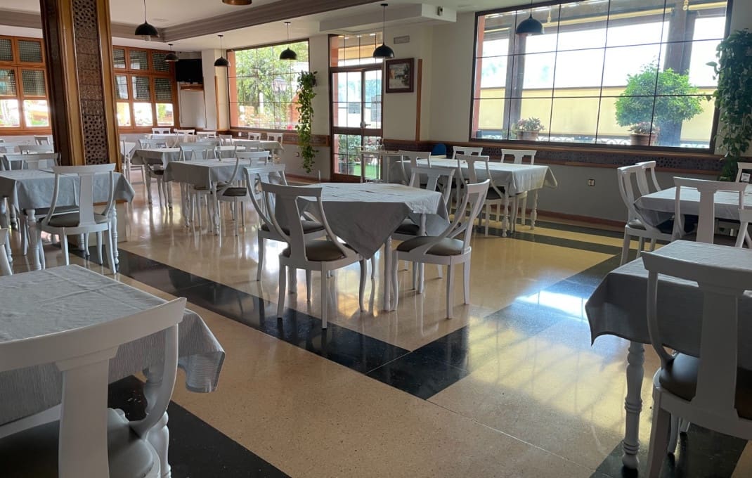 40 bedroom Hotel for sale in Jaen city with pool - € 2,700,000 (Ref: 9827646)