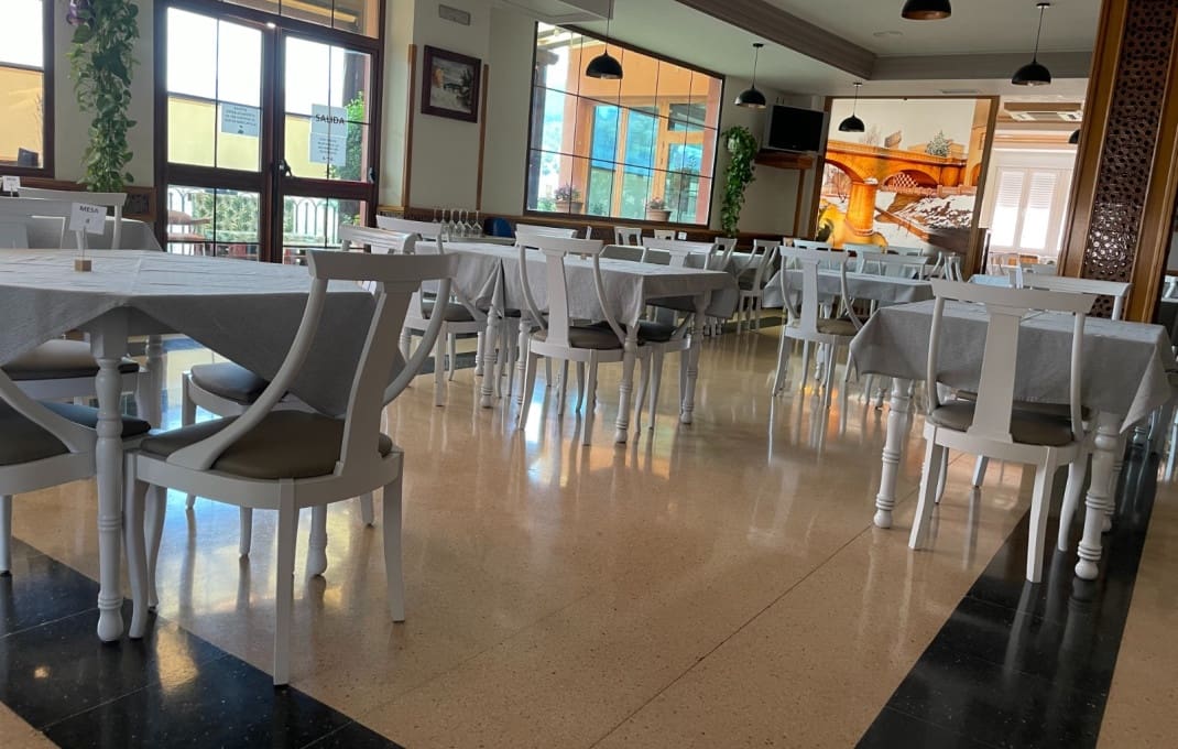 40 bedroom Hotel for sale in Jaen city with pool - € 2,700,000 (Ref: 9827646)