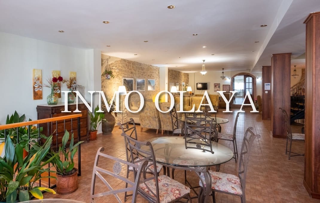 22 bedroom Hotel for sale in Salamanca city - € 650,000 (Ref: 9862453)