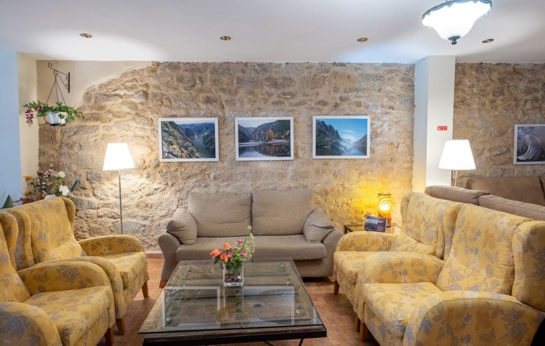 22 bedroom Hotel for sale in Salamanca city - € 650,000 (Ref: 9862453)