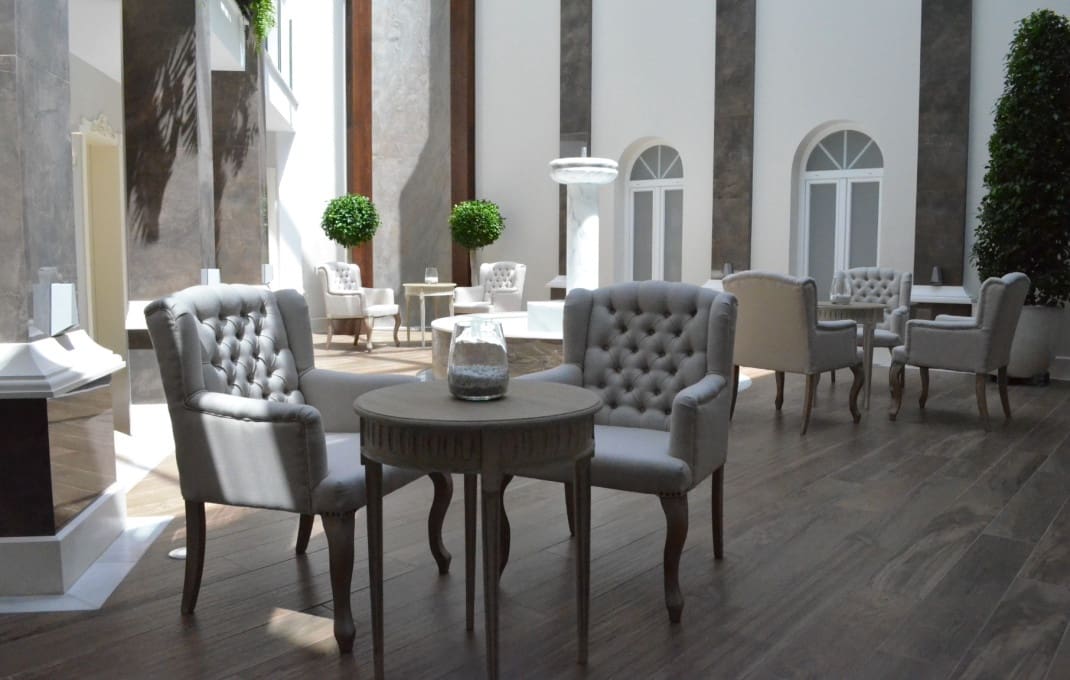 19 soveværelse Hotel til salg i Sevilla by - € 2.000.000 (Ref: 9946722)