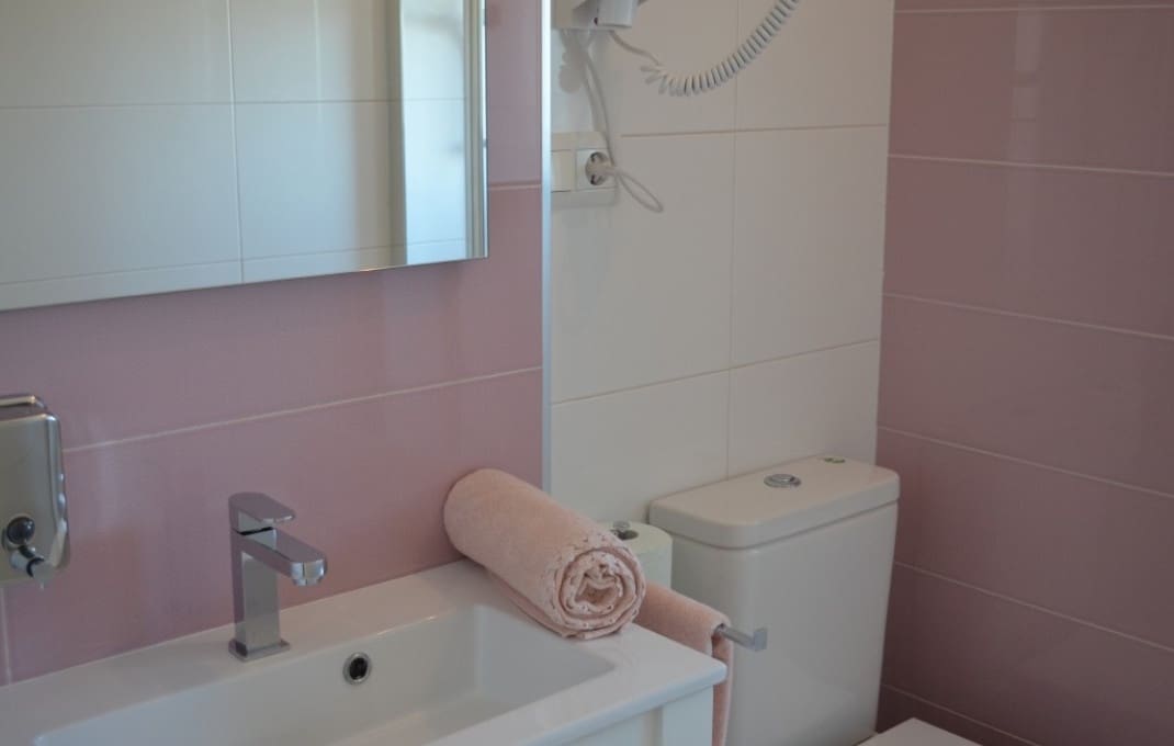 19 soveværelse Hotel til salg i Sevilla by - € 2.000.000 (Ref: 9946722)