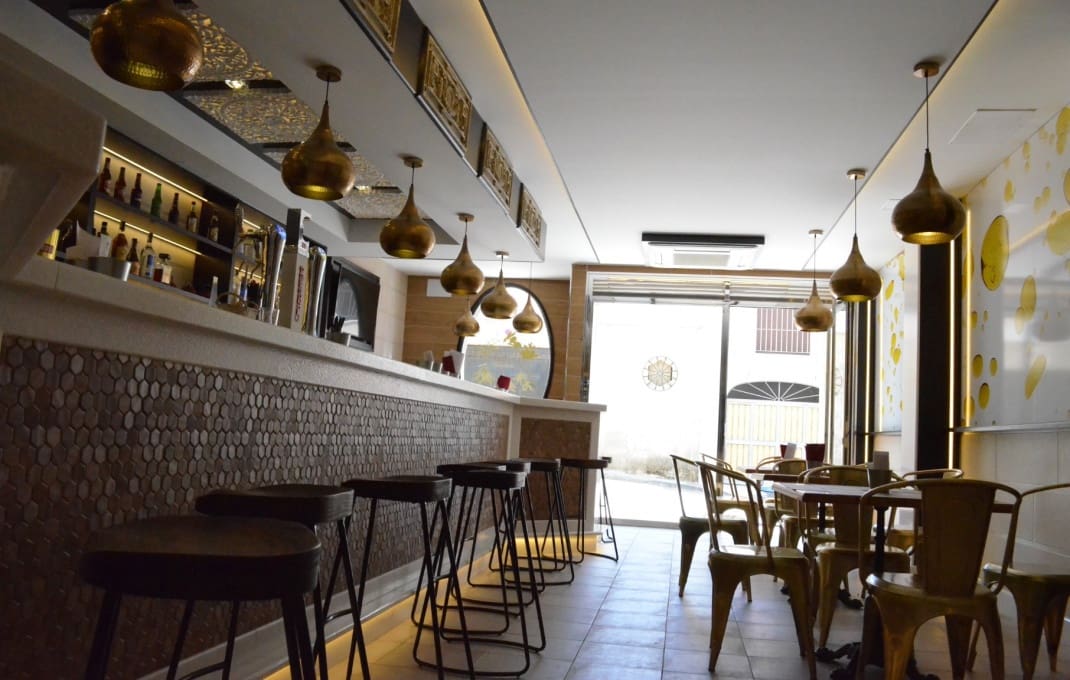 19 soveværelse Hotel til salg i Sevilla by - € 2.000.000 (Ref: 9946722)