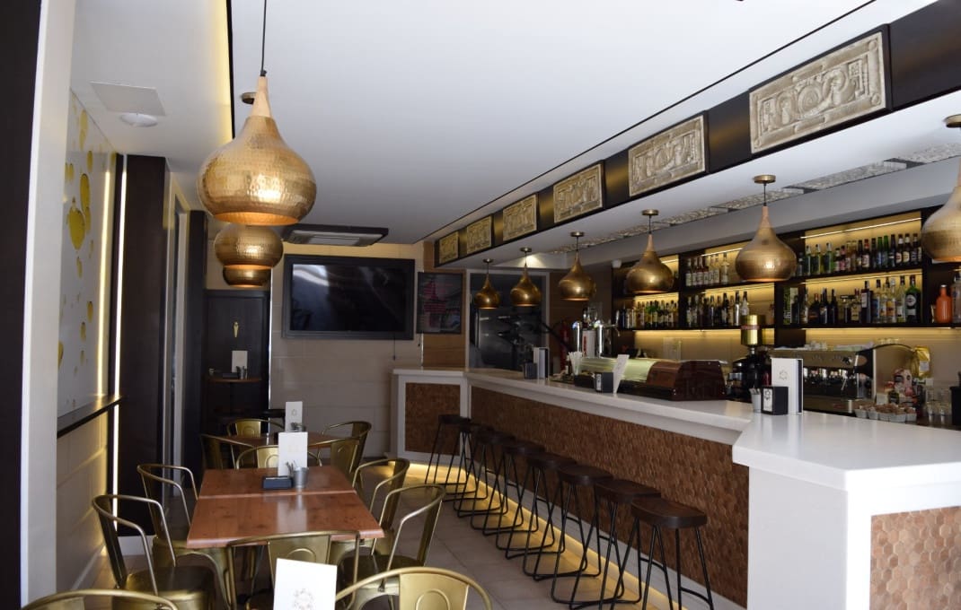 19 soveværelse Hotel til salg i Sevilla by - € 2.000.000 (Ref: 9946722)