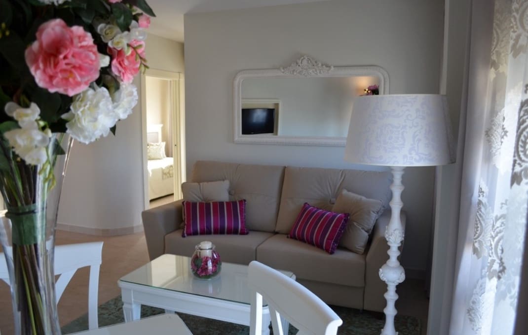 19 soveværelse Hotel til salg i Sevilla by - € 2.000.000 (Ref: 9946722)