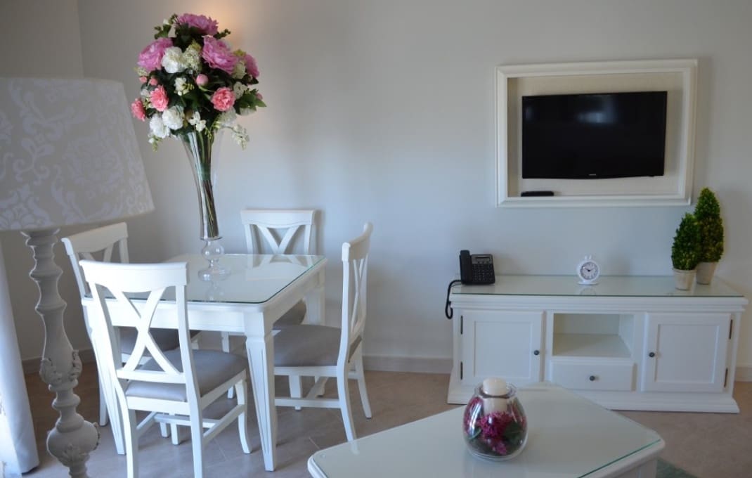 19 soveværelse Hotel til salg i Sevilla by - € 2.000.000 (Ref: 9946722)