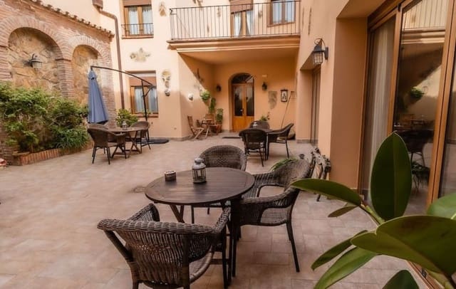 10 sypialnia Hotel na sprzedaż w Miasto Badajoz - 620 000 € (Ref: 9948538)
