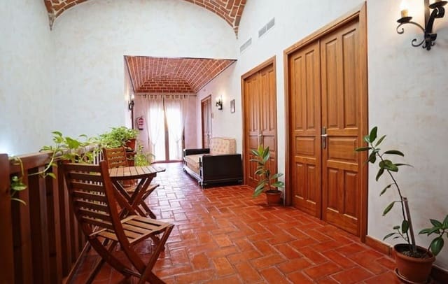 10 sypialnia Hotel na sprzedaż w Miasto Badajoz - 620 000 € (Ref: 9948538)