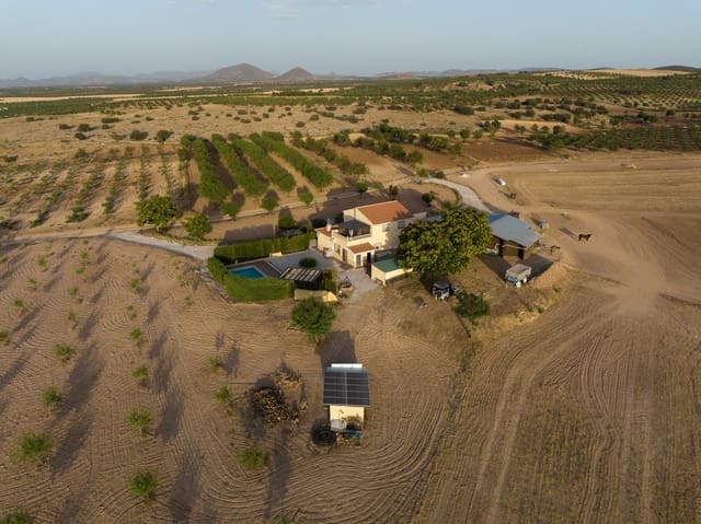 4 soverom Finca/Herregård til salgs i Cúllar med svømmebasseng garasje - € 359 000 (Ref: 8453865)