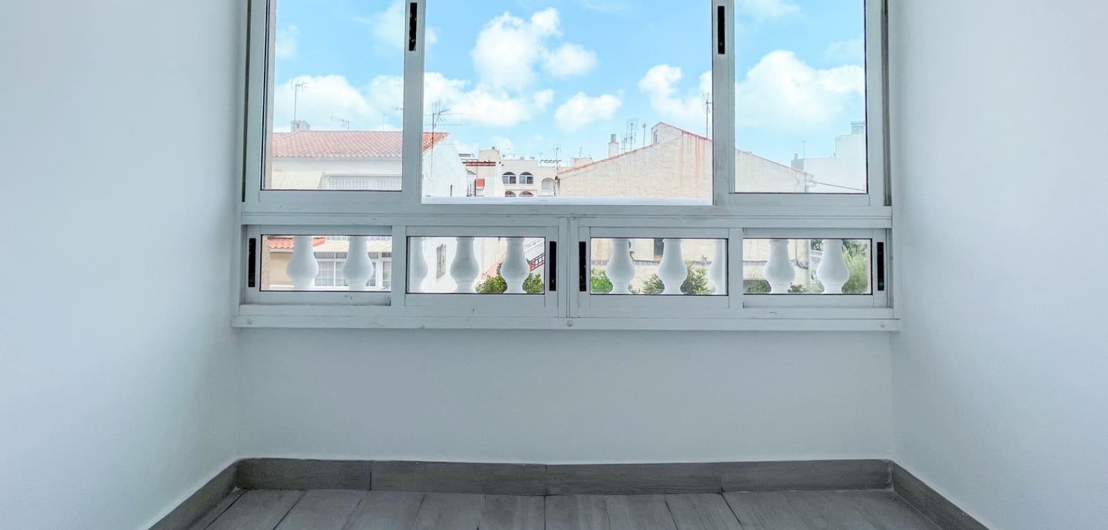 2 bedroom Apartment for sale in Torrevieja - € 140,000 (Ref: 10000949)