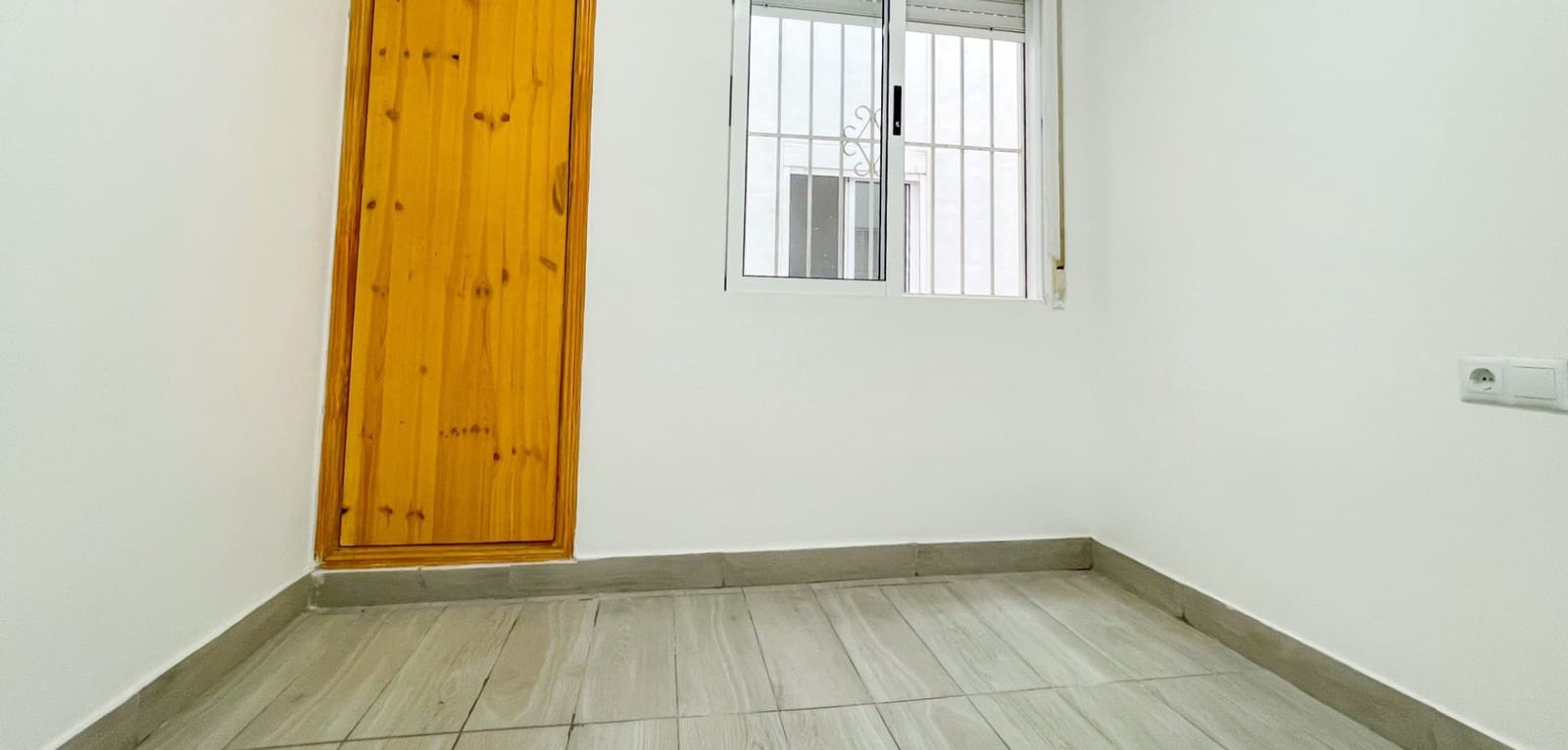 2 bedroom Apartment for sale in Torrevieja - € 140,000 (Ref: 10000949)