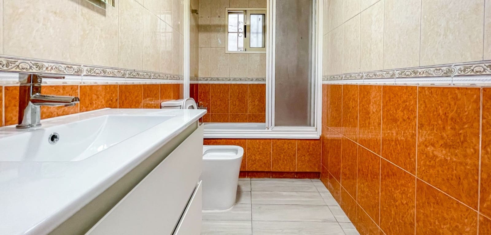2 bedroom Apartment for sale in Torrevieja - € 140,000 (Ref: 10000949)