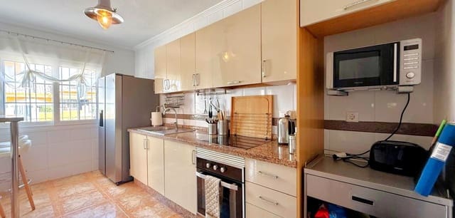 2 soveværelse Lejlighed til salg i Villamartin, Orihuela med swimmingpool - € 199.000 (Ref: 10009659)