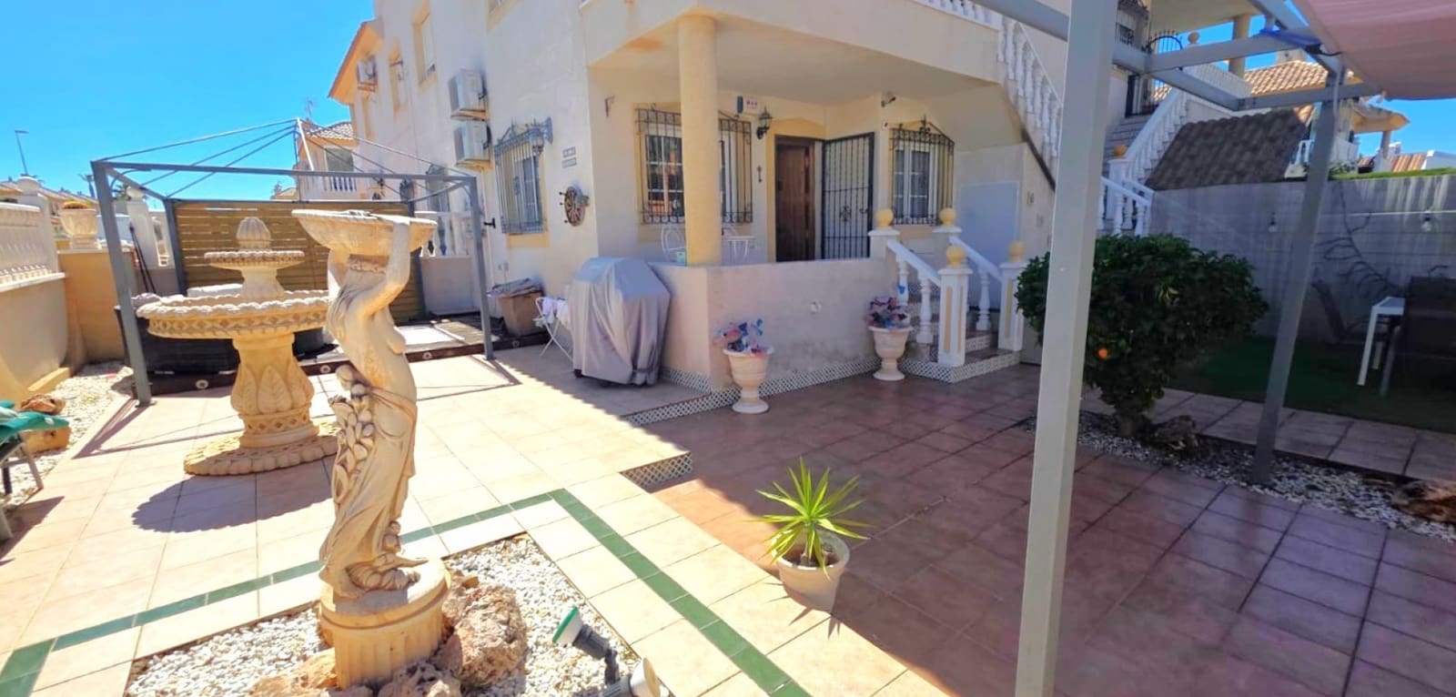 2 bedroom Apartment for sale in Villamartin with pool - € 199,000 (Ref: 10009659)