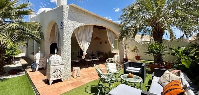 3 sypialnia Willa na sprzedaż w Dehesa de Campoamor, Orihuela z basenem - 435 000 € (Ref: 10009660)