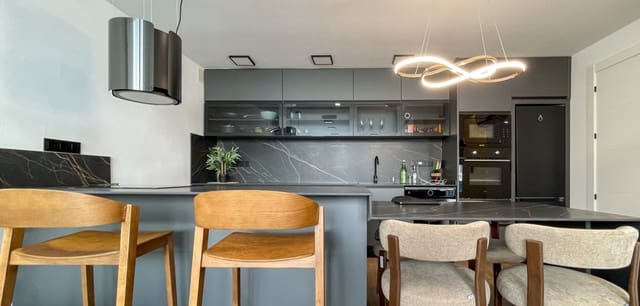 Casa de 3 habitaciones en Nueva Torrevieja, Torrevieja en venta con piscina - 539.000 € (Ref: 10019372)