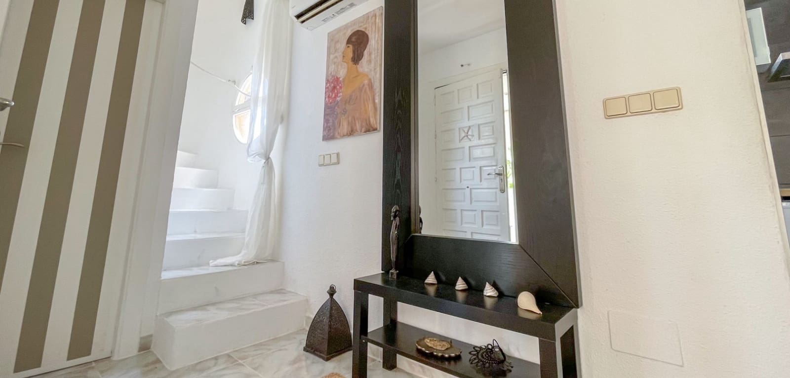 2 makuuhuone Omakotitalo myytävänä paikassa Torrevieja mukana uima-altaan - 197 900 € (Ref: 10021388)