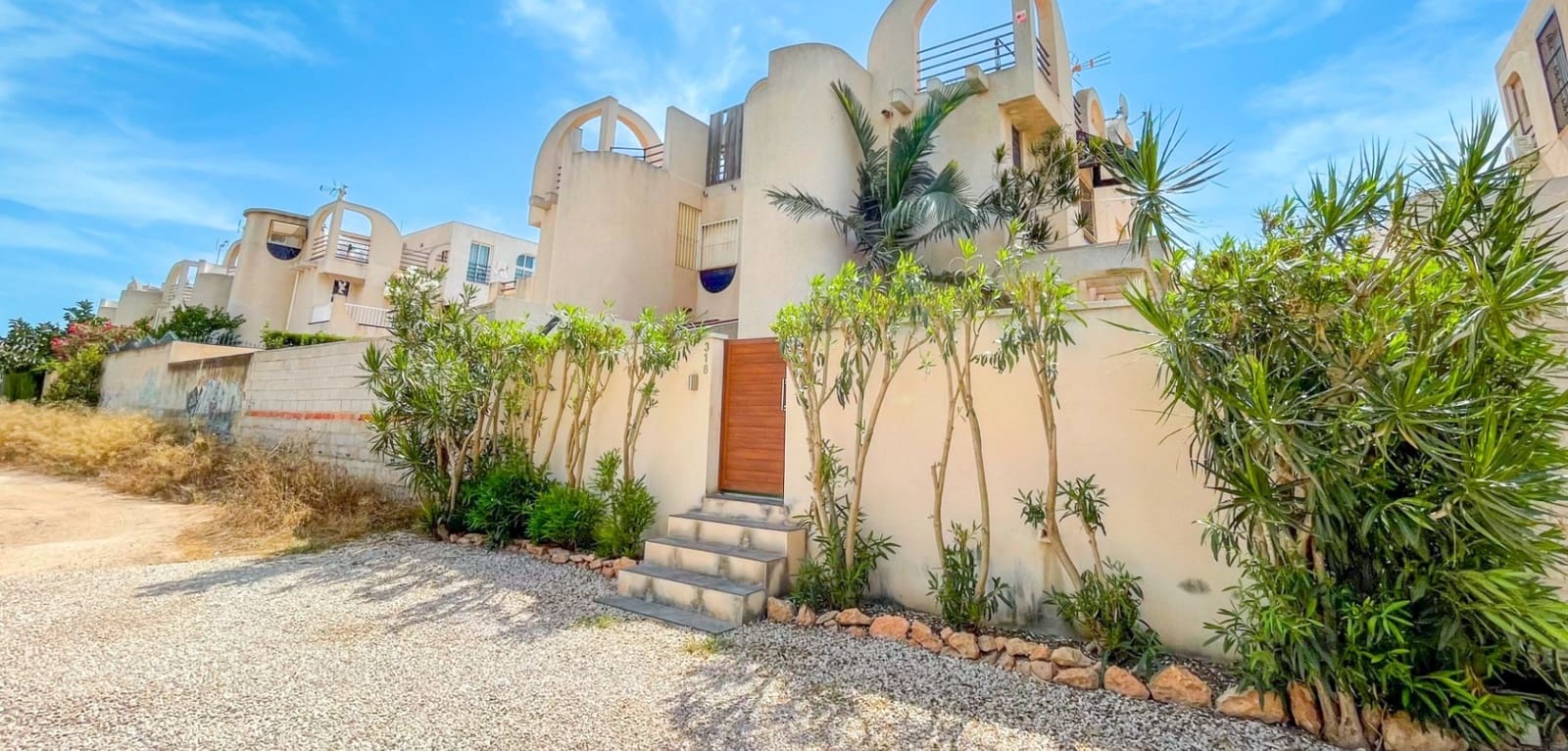 2 makuuhuone Omakotitalo myytävänä paikassa Torrevieja mukana uima-altaan - 197 900 € (Ref: 10021388)