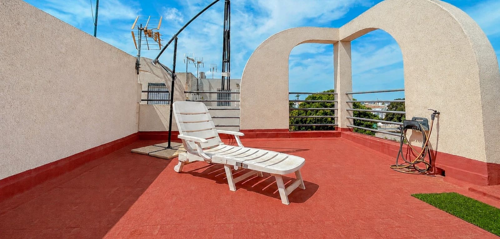 2 makuuhuone Omakotitalo myytävänä paikassa Torrevieja mukana uima-altaan - 197 900 € (Ref: 10021388)
