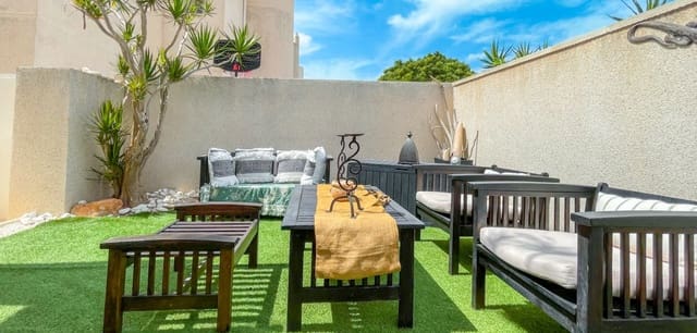 2 quarto Casa em Banda para venda em El Chaparral - La Siesta - La Torreta, Torrevieja com piscina - 197 900 € (Ref: 10021388)