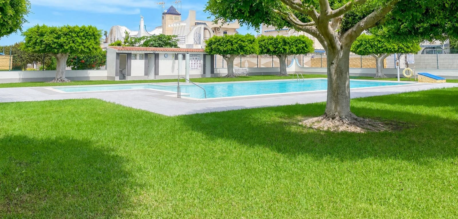 2 makuuhuone Omakotitalo myytävänä paikassa Torrevieja mukana uima-altaan - 197 900 € (Ref: 10021388)