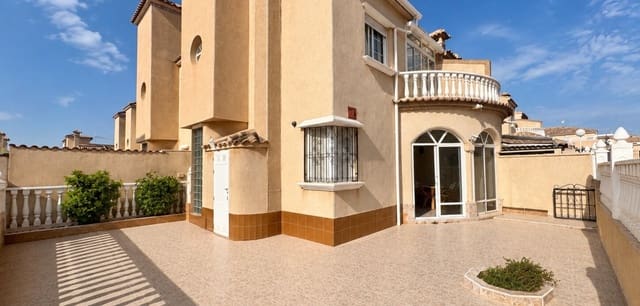 2 makuuhuone Omakotitalo myytävänä paikassa Playa Flamenca, Orihuela mukana uima-altaan - 199 500 € (Ref: 10022893)